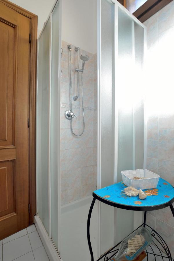 Casa Con Grande Terrazza, Ac, Wifi, Posto Auto E Vicino Al Mare Βίλα Imperia Εξωτερικό φωτογραφία